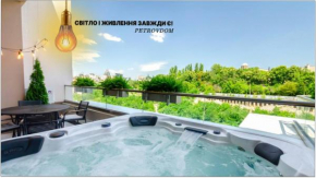 Luxury apartment with jacuzzi Pechersk Plaza